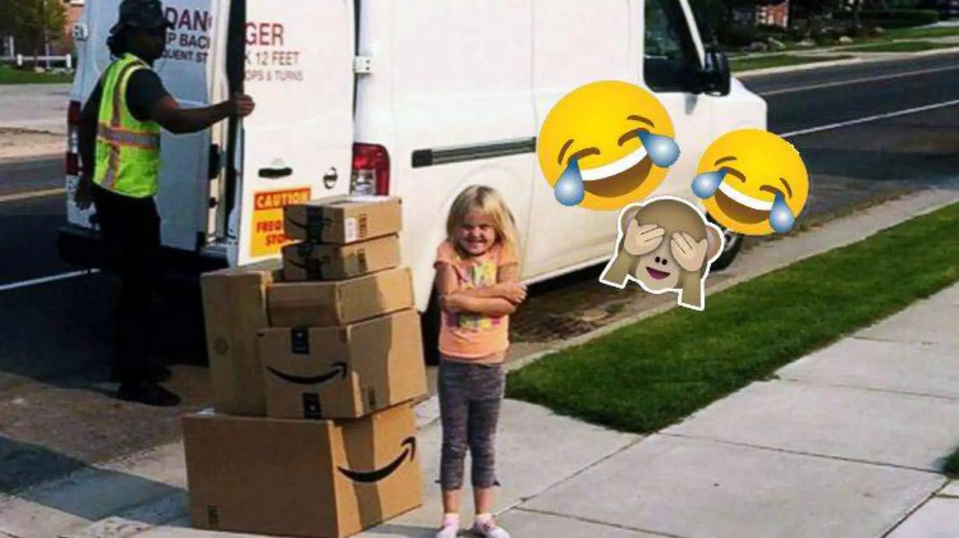 Niña entra a amazon y compra juguetes